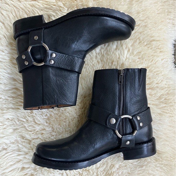 NWOB Frye Veronica Flex Harness Boots in Black Sz 8.5. - Picture 8 of 15